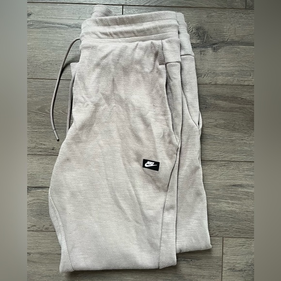 Nike joggers - Picture 2 of 3